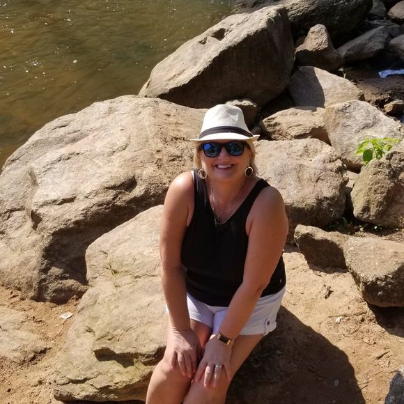 Meet your Posher, Marcela - Picture 1 of 1